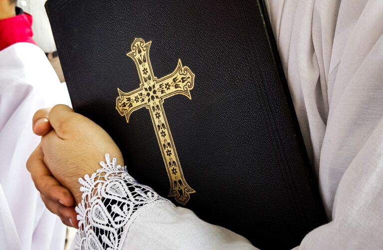 THE DARK EMPIRE BEHIND AMERICA’S HOLY VEIL: THE RISE AND RUIN OF PASTOR ROBERT MORRIS